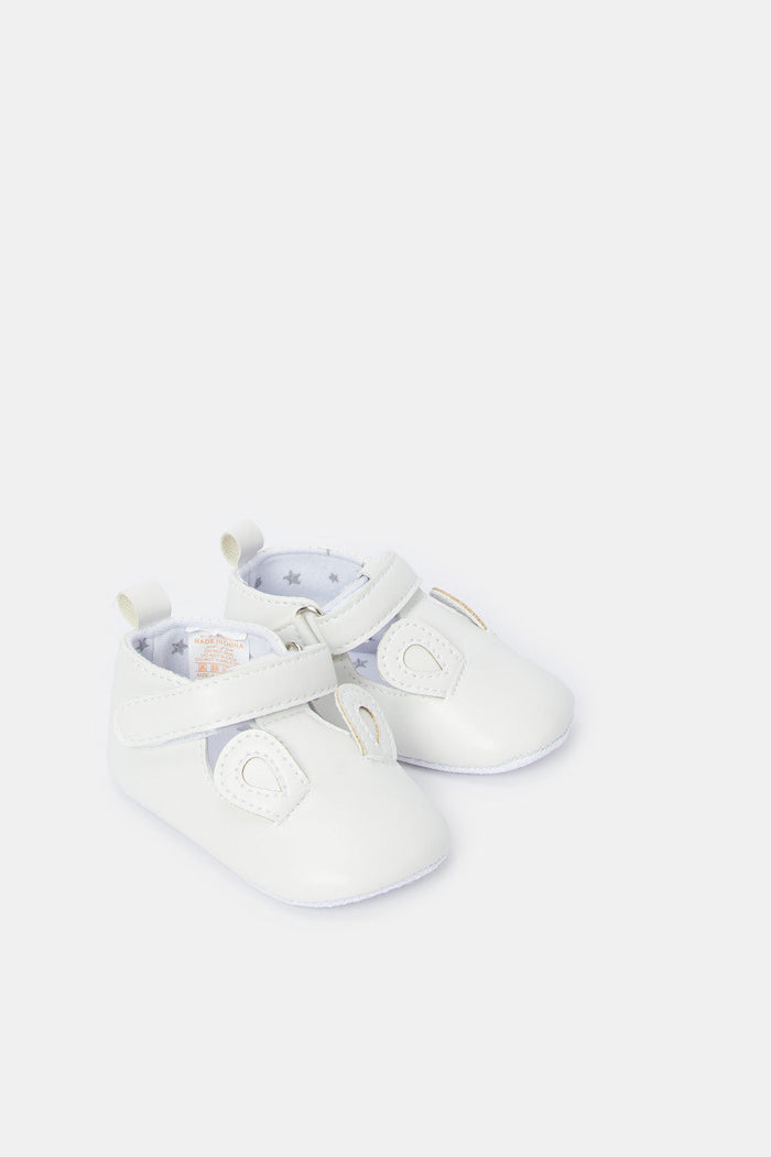 Redtag-White-Pram-Shoe-Category:Shoes,-Colour:White,-Deals:New-In,-Filter:Baby-Footwear-(0-to-18-Mths),-NBF-Shoes,-New-In-NBF-FOO,-Non-Sale,-ProductType:Pumps,-Section:Boys-(0-to-14Yrs),-W23O-Baby-0 to 18 Months