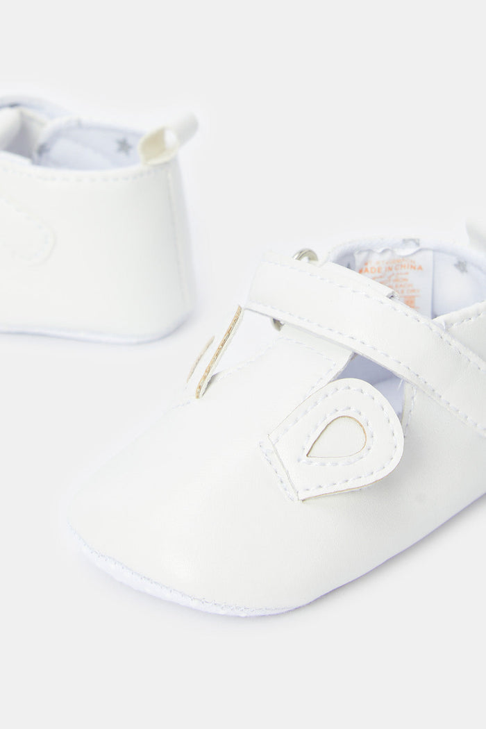 Redtag-White-Pram-Shoe-Category:Shoes,-Colour:White,-Deals:New-In,-Filter:Baby-Footwear-(0-to-18-Mths),-NBF-Shoes,-New-In-NBF-FOO,-Non-Sale,-ProductType:Pumps,-Section:Boys-(0-to-14Yrs),-W23O-Baby-0 to 18 Months